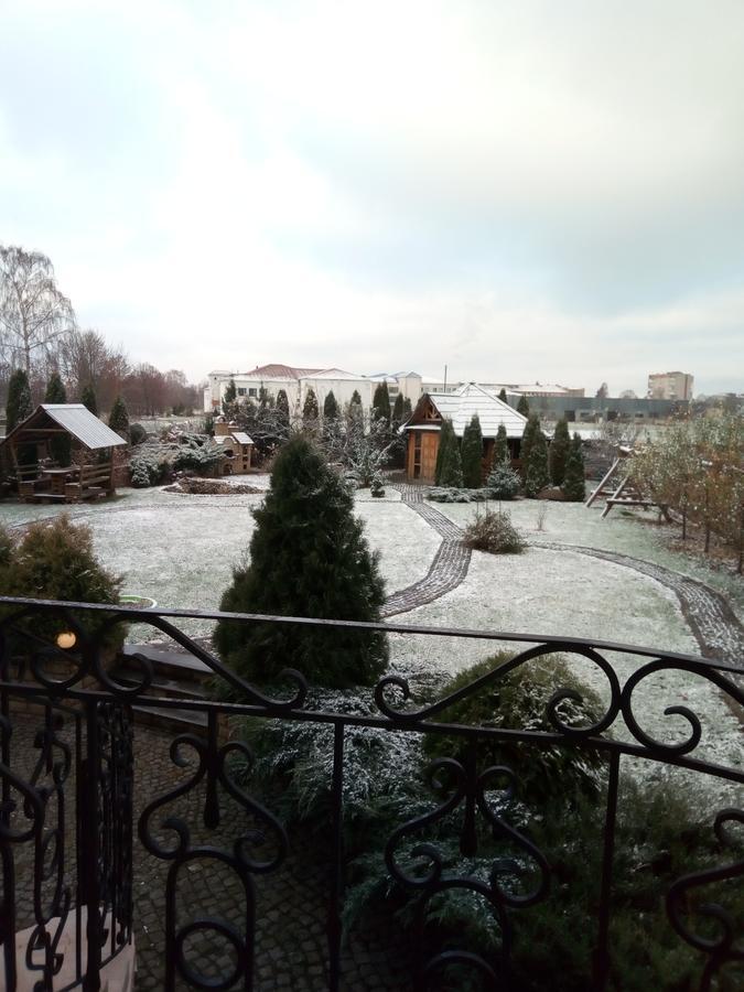 Хостел Lutsk G84 ภายนอก รูปภาพ