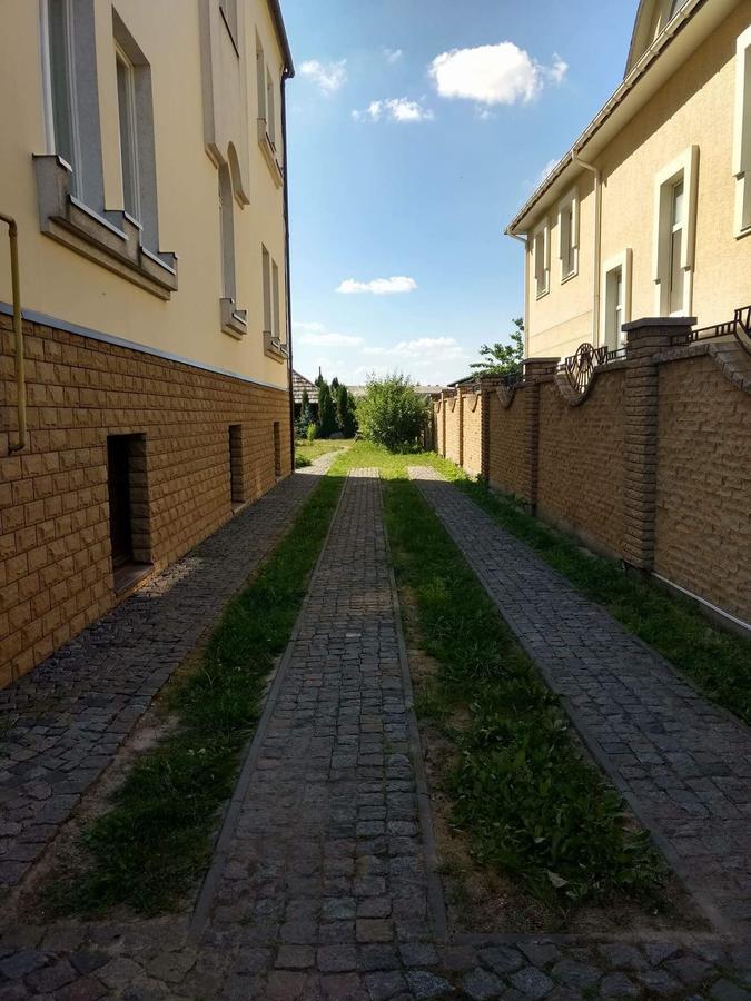 Хостел Lutsk G84 ภายนอก รูปภาพ