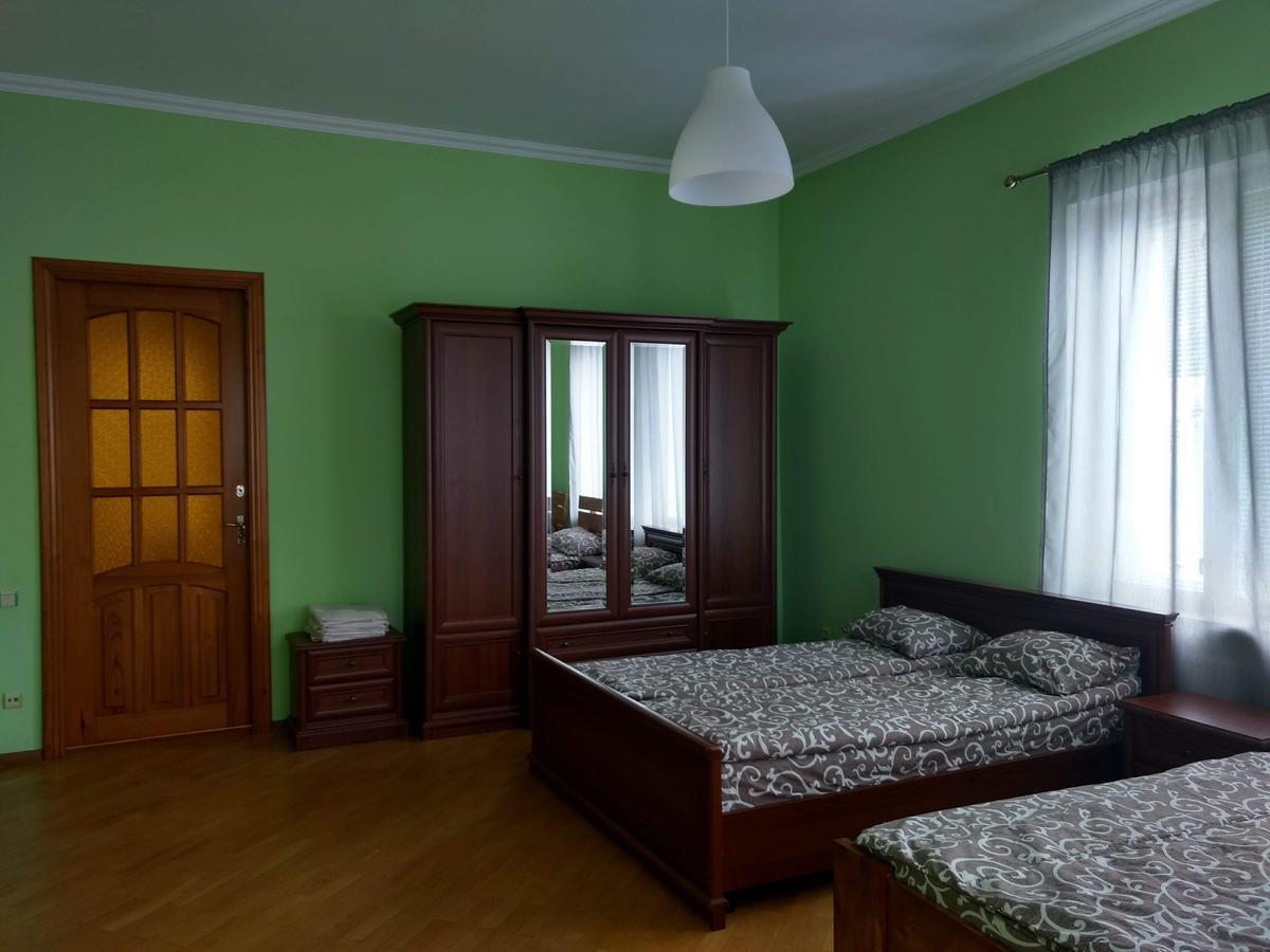 Хостел Lutsk G84 ภายนอก รูปภาพ